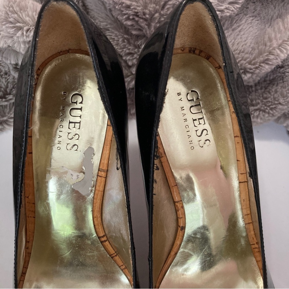 Guess 5" Stilettos Black Patent/ Matte/Cork Peep Toe Logo Sexy 7.5 - Picture 7 of 9